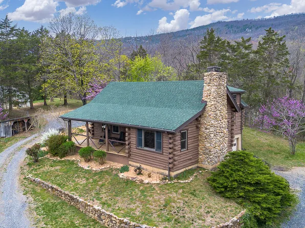 190 Lily Ln, Natural Bridge, VA 24578
