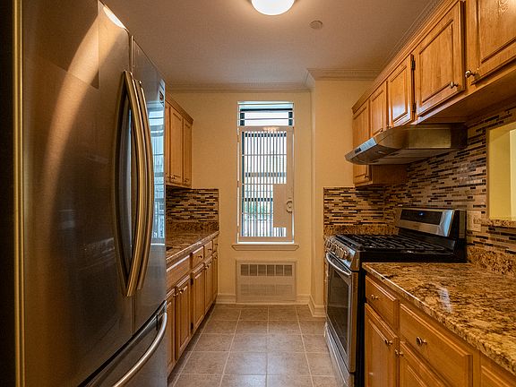 3rd image of 1949 1st Ave Unit 5B
