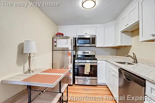 81 Summer St Photo 1