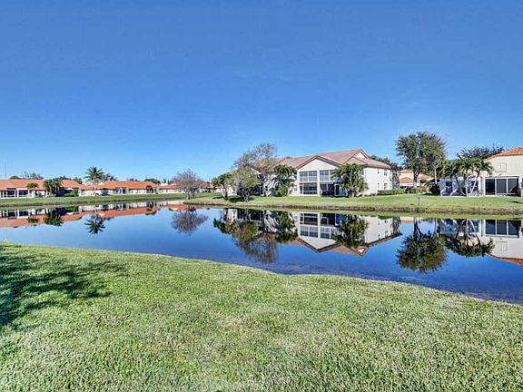 3rd image of 15275 Summer Lake Dr
