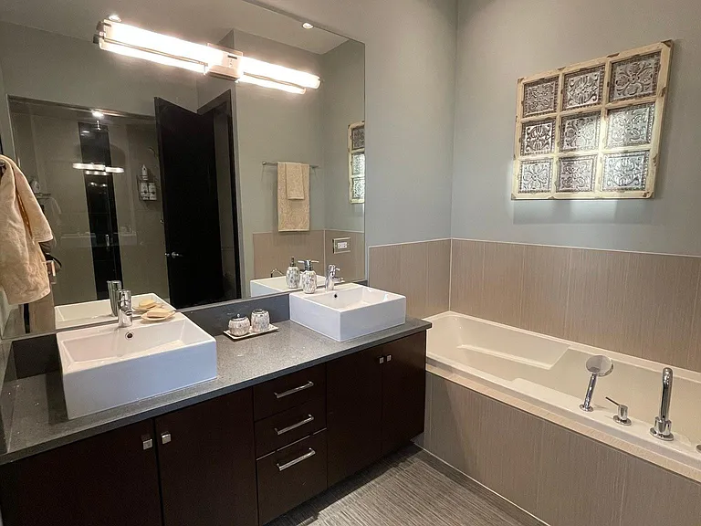 1409 N Ashland Ave #2S — Photo 13