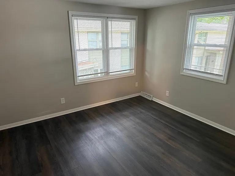 27 Sutton Ct — Photo 4