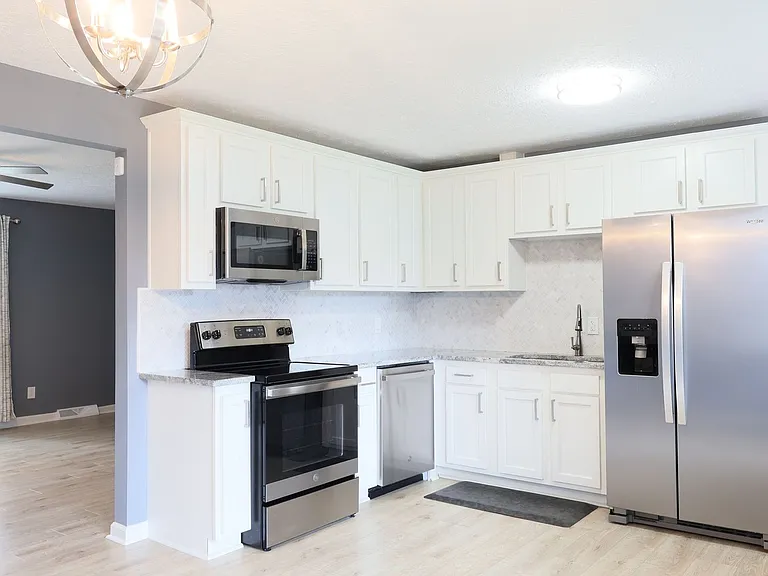 712 Plaza Dr — Photo 7