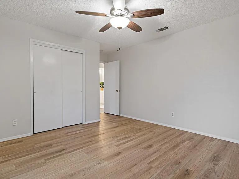 2906 Country Place Ct — Photo 11