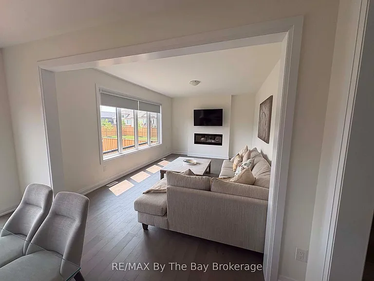 218 Mapleside Dr #UPPER — Photo 10