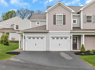704 Grayson Pl, Schenectady, NY 12302