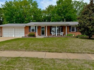 1663 Somerset Ridge Dr, Fenton, MO 63026