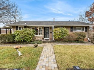 16 Lindbergh Ln, New City, NY