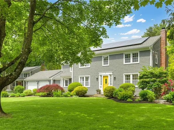 3 Ida Ct, Barrington, RI 02806