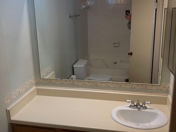 4th image of 1405 Cypress Cove St