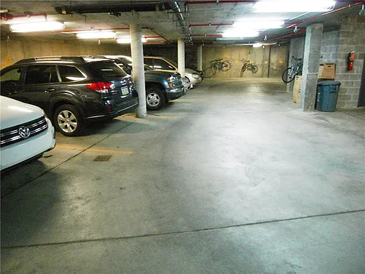 Rented by R New York | media 32