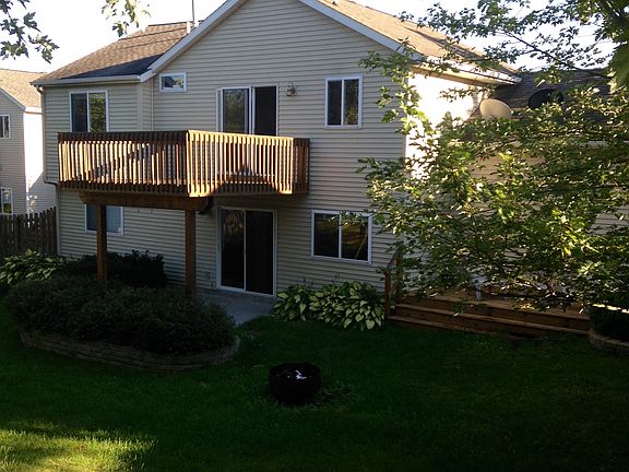 3rd image of 742 Sunset Hills Dr