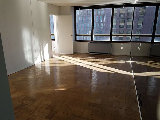 Rented by Yoram Adin, LREB | media 23