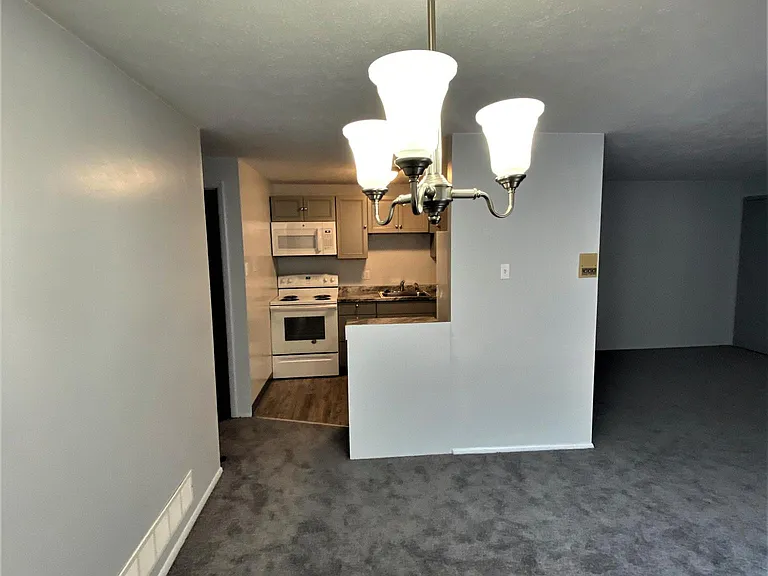 611 Brown Ave #208 — Photo 7
