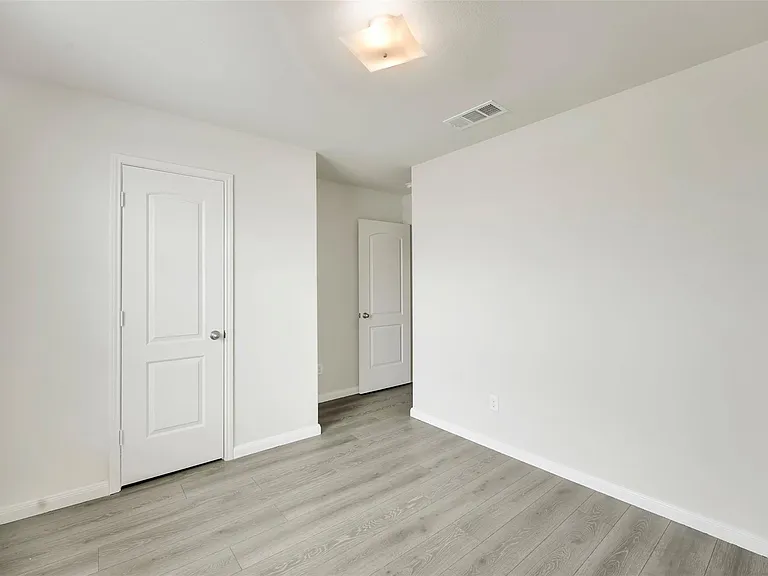 170 Kennedy Dr — Photo 12