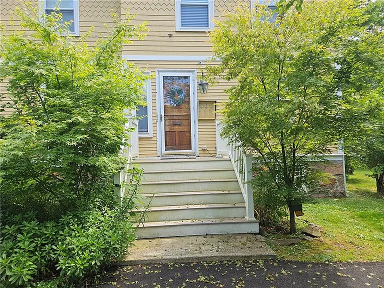 49 Merton Rd #2 — Photo 3