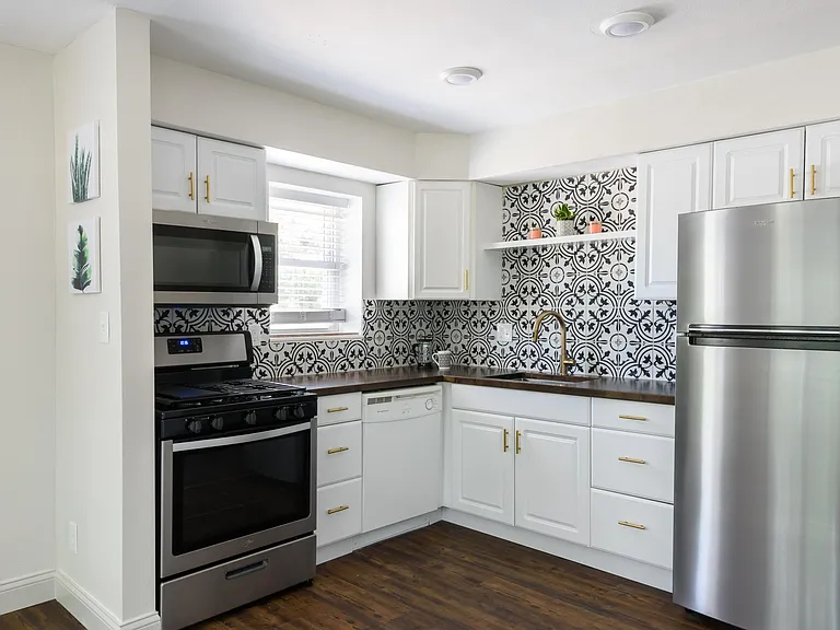 629 W Woodbine Ave #1 — Photo 2