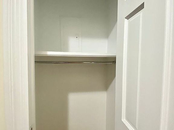 5th image of 146 E 35th St #1Z