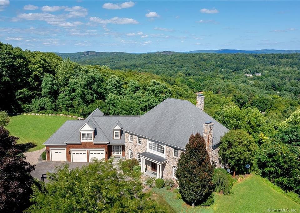 1st image of 26 Garnet Hill Ln