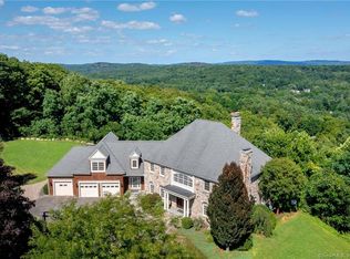 26 Garnet Hill Ln, Avon, CT 06001