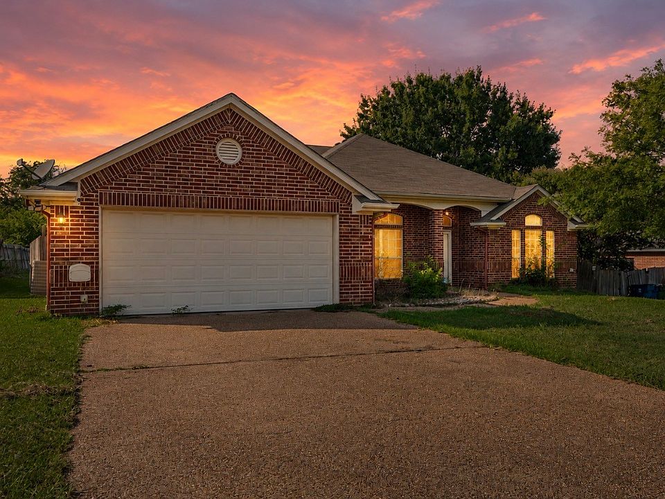 1st image of 608 Pebble Creek Dr
