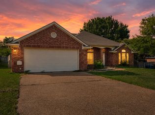 608 Pebble Creek Dr, Hewitt, TX 76643