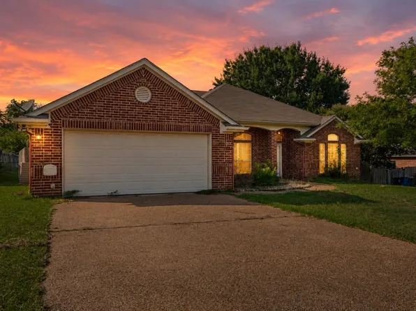 608 Pebble Creek Dr, Hewitt, TX 76643