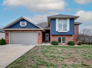 2412 W Richwood Rd, Ozark, MO 65721