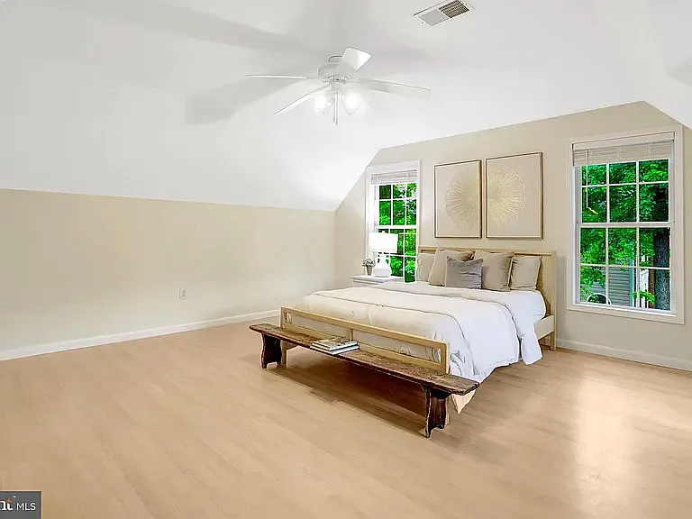 6703 Oak Dr — Photo 3