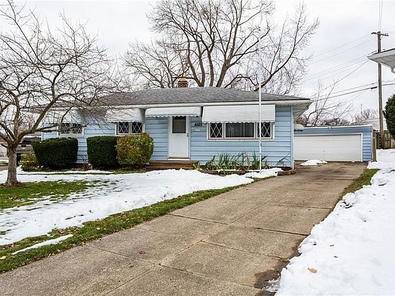 2nd image of 4525 Holiday Cir