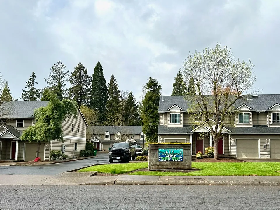 15011 SE East Ave