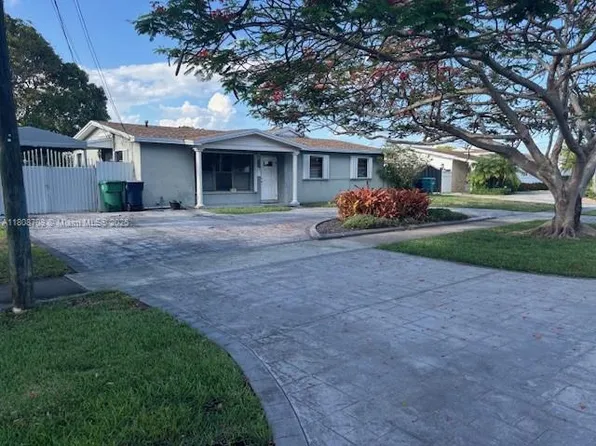9301 SW 16th St, Miami, FL 33165