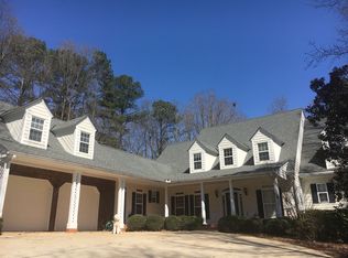 40 Glistening Glen Ct, Newnan, GA 30265