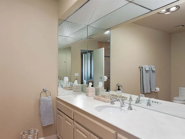 132 Yale Dr — Photo 29
