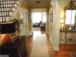 2nd image of 2527 N Beech Ln