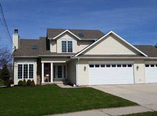 3208 Samuel Rd, Manitowoc, WI 54220