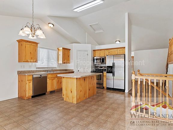 4th image of 2126 Pebblebrook Rd