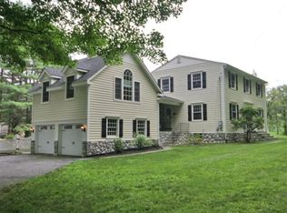 2 Hulda Ln, Ridgefield, CT 06877