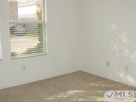 5th image of 2329 Chestnut Dr