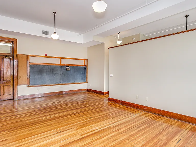 Sunnyside Apartments — Photo 3