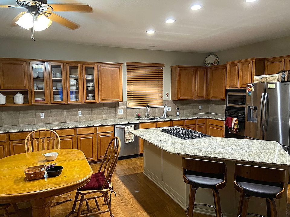 1st image of 1150 W Parkway Blvd