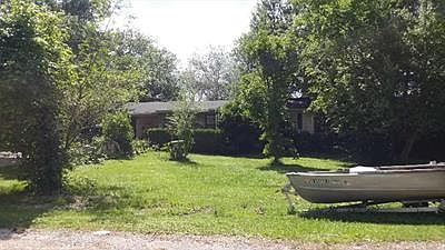 1st image of 105 Lee Cir