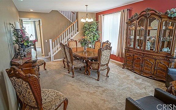 Living room to formal dinning from front door.