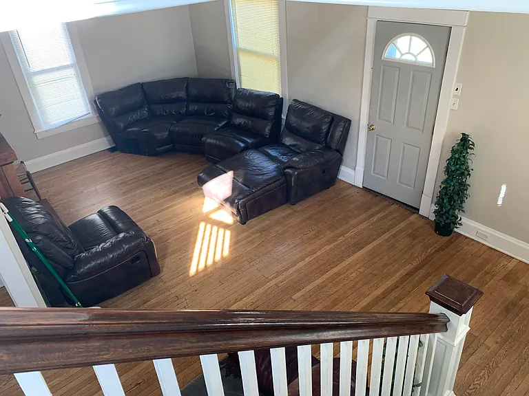 621 Stealey Ave — Photo 4