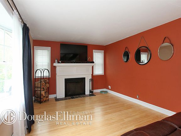 3rd image of 72 S Washington Ave