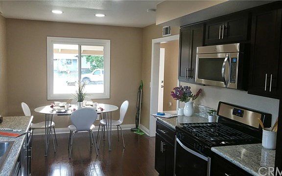 YOU HAVE GOT TO SEE THIS IN PERSON: it's incredible to see how attentive this licensed contractor was to small details! I felt  so at home that I was about to start baking some cookies!