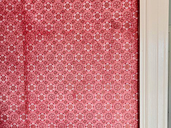 Sitting room (original wallpaper) - 2nd floor