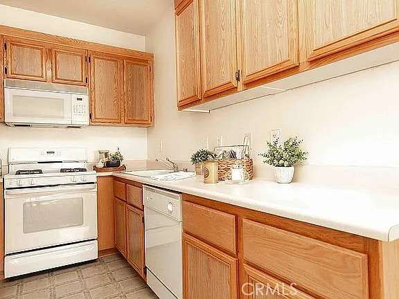 47395 Monroe St #226 — Photo 7