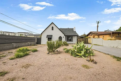 1614 E Roma Ave Photo 1