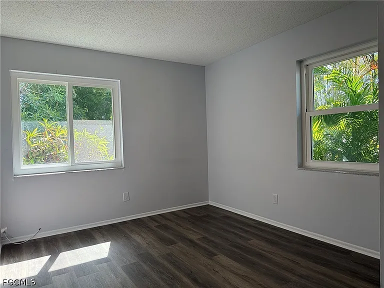 3510 SE 2nd Ave — Photo 17